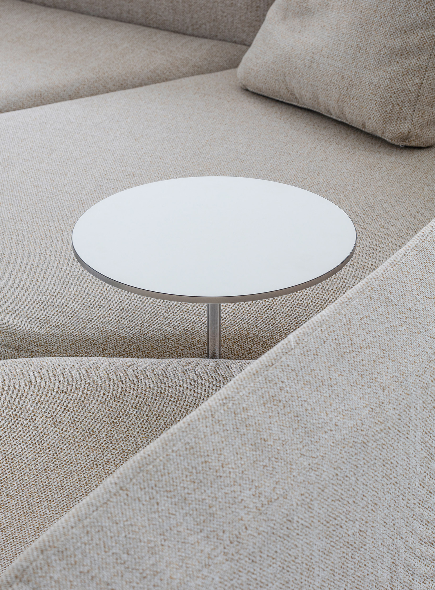 잭슨 Plato Side Table