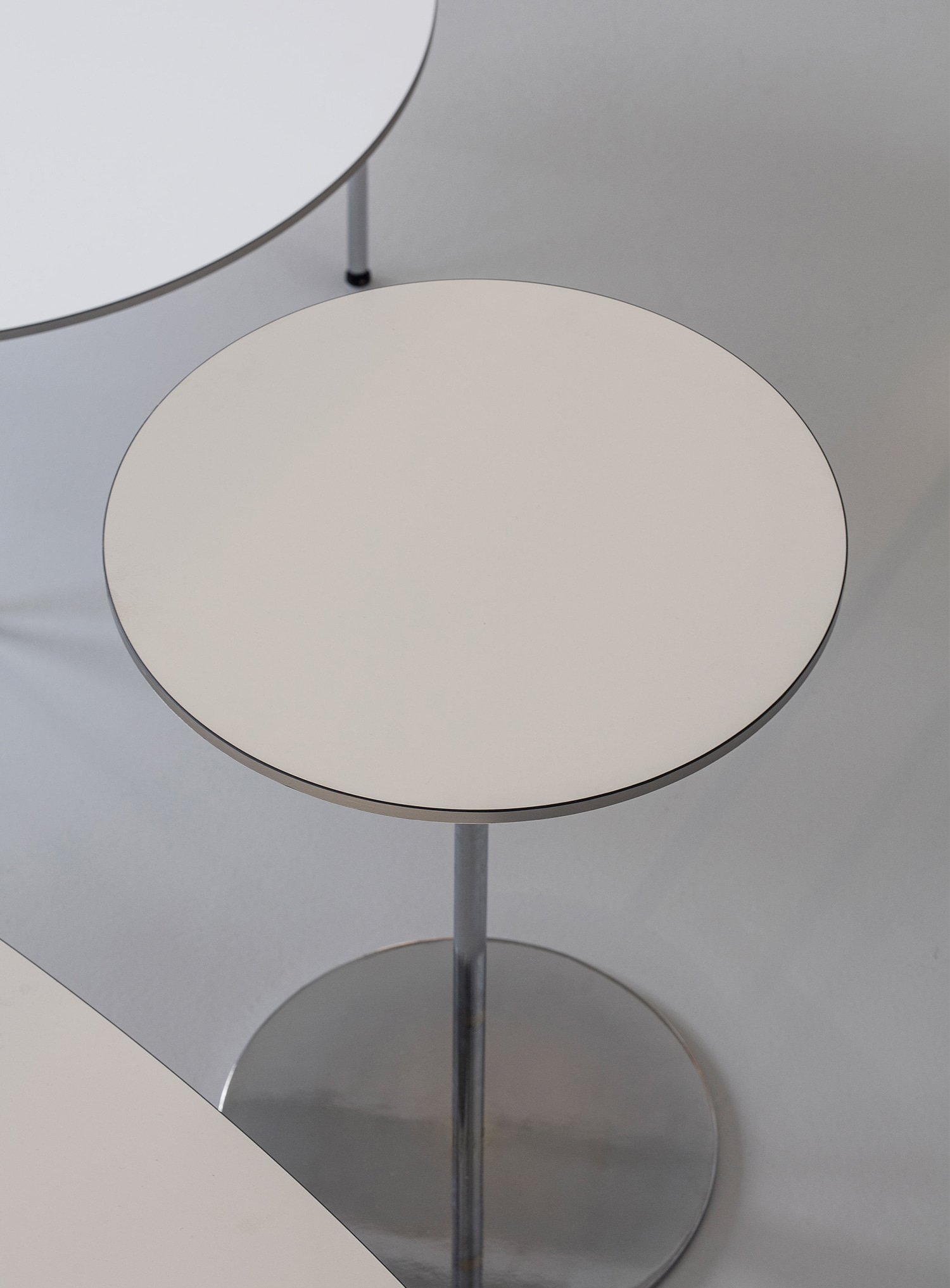 잭슨 Plato Side Table