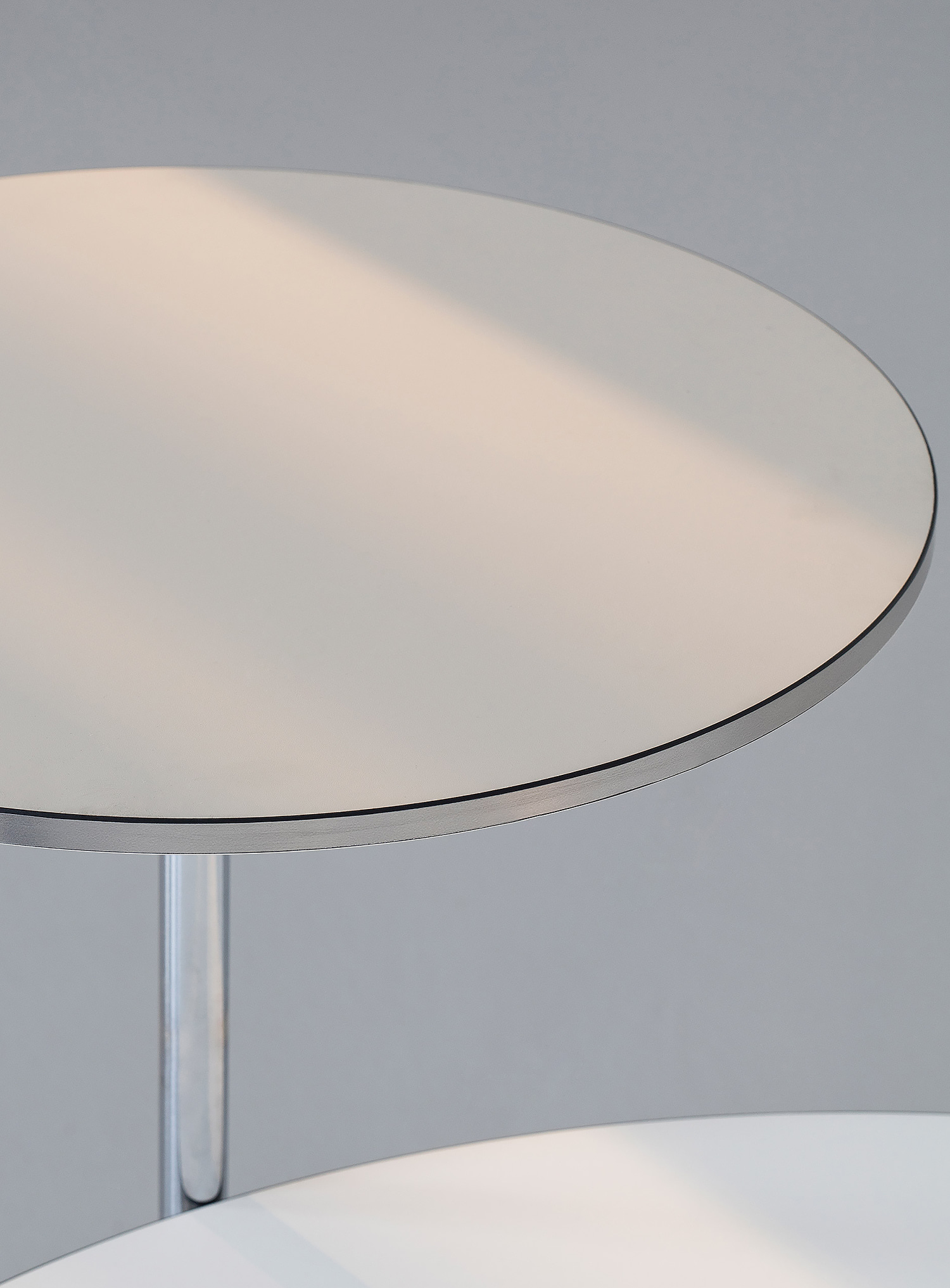 잭슨 Plato Side Table