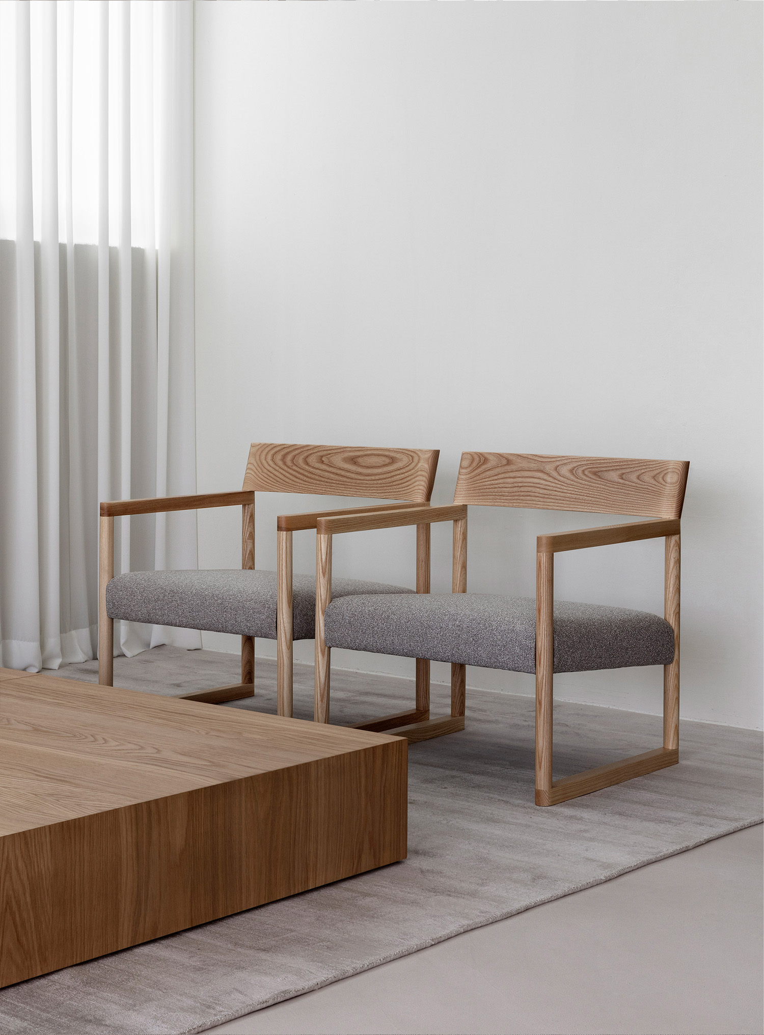 잭슨 Round B Lounge Chair 
