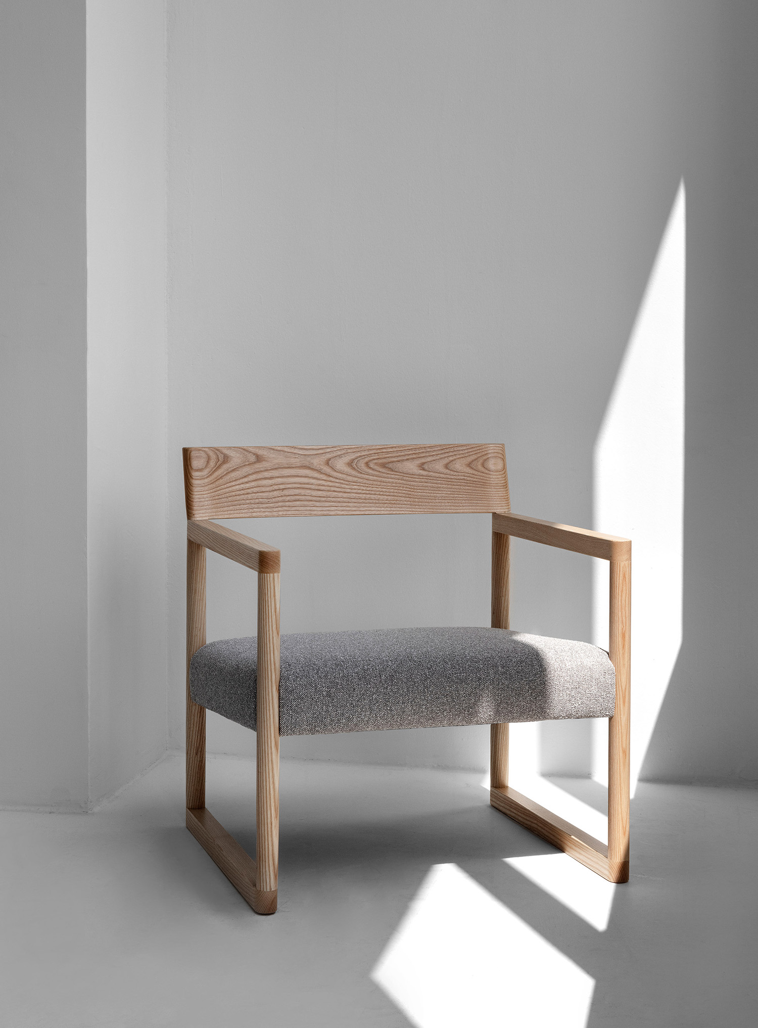 잭슨 Round B Lounge Chair 