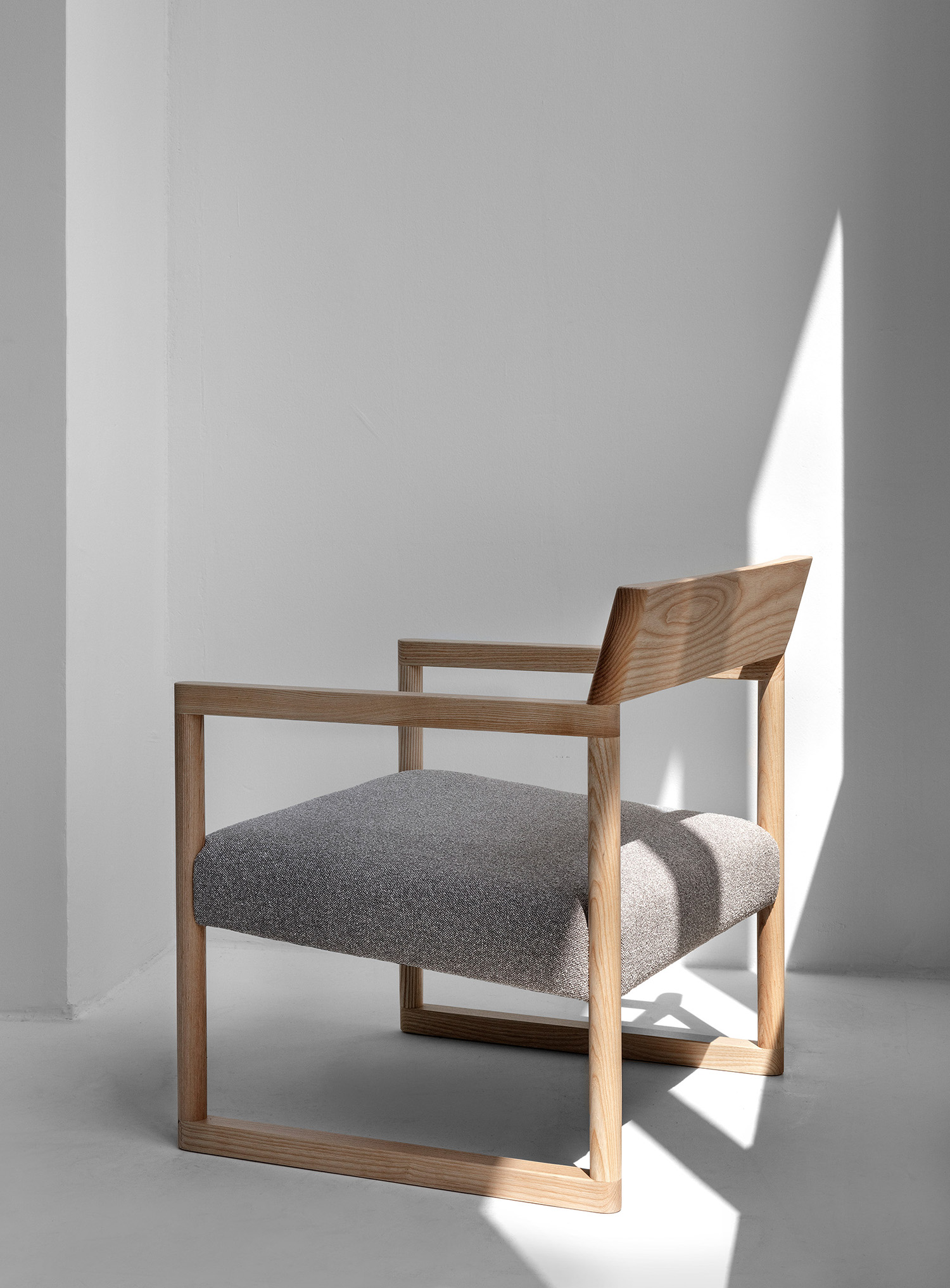잭슨 Round B Lounge Chair 