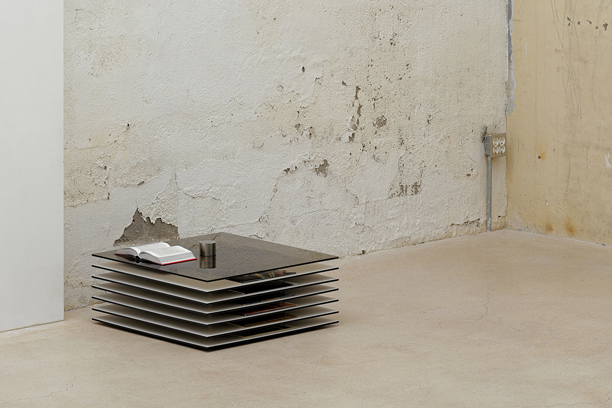 바이헤이데이 PILOTI SOFA TABLE