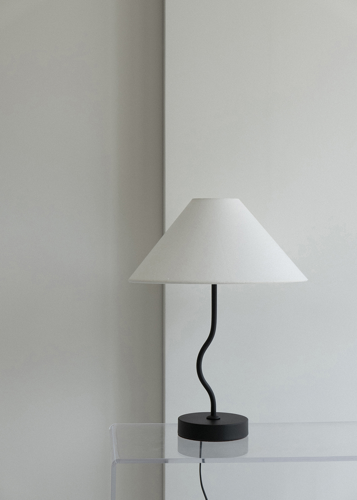  Fig Stand Lamp Black