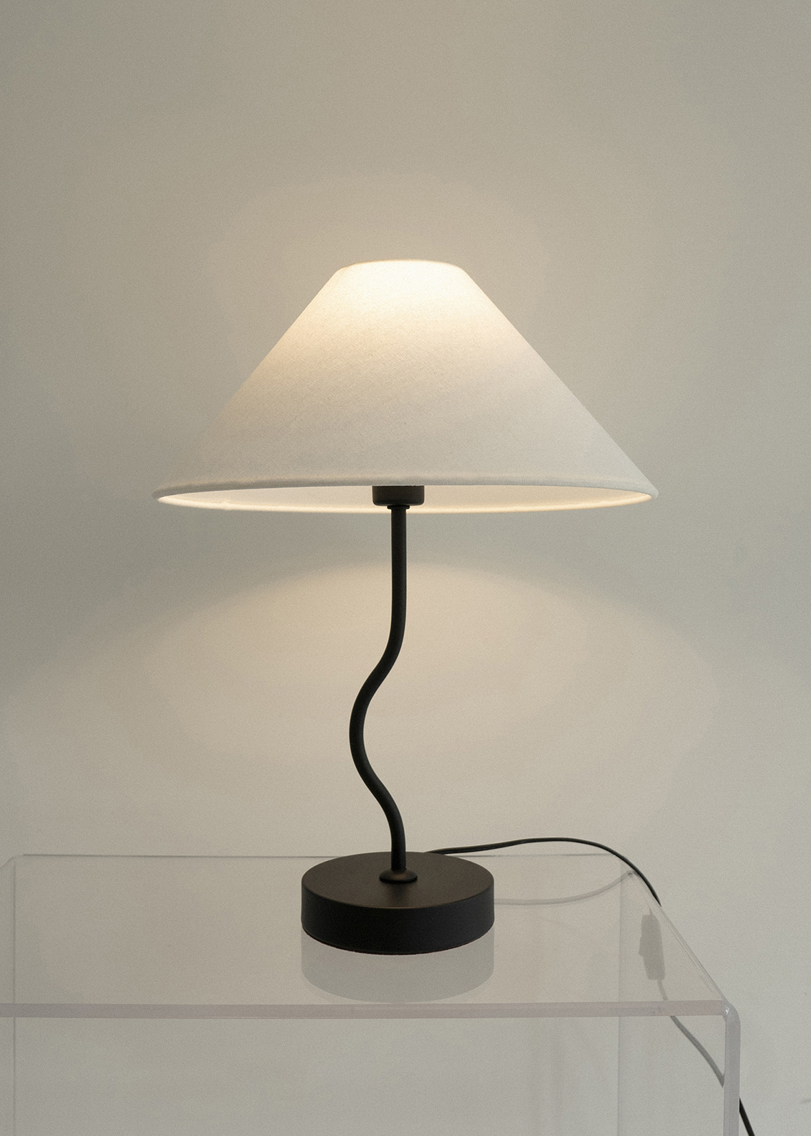  Fig Stand Lamp Black