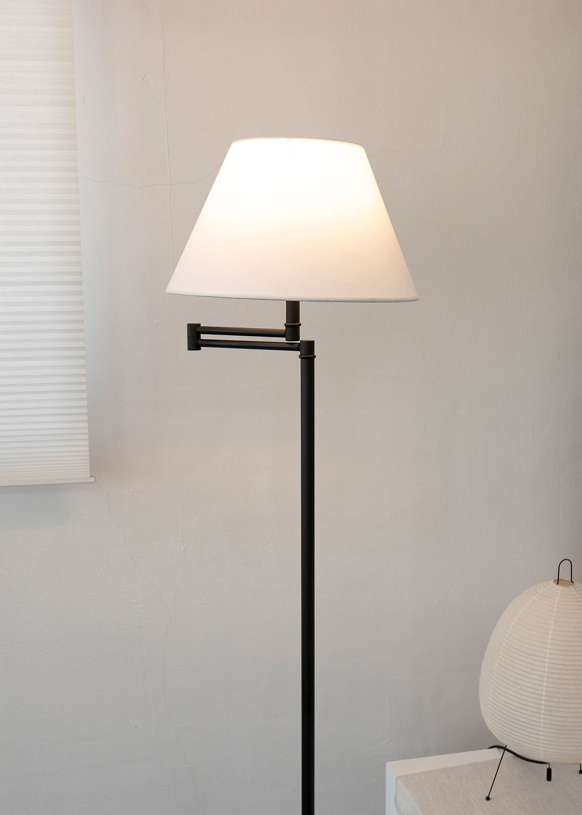 Line Floor Lamp Chrome