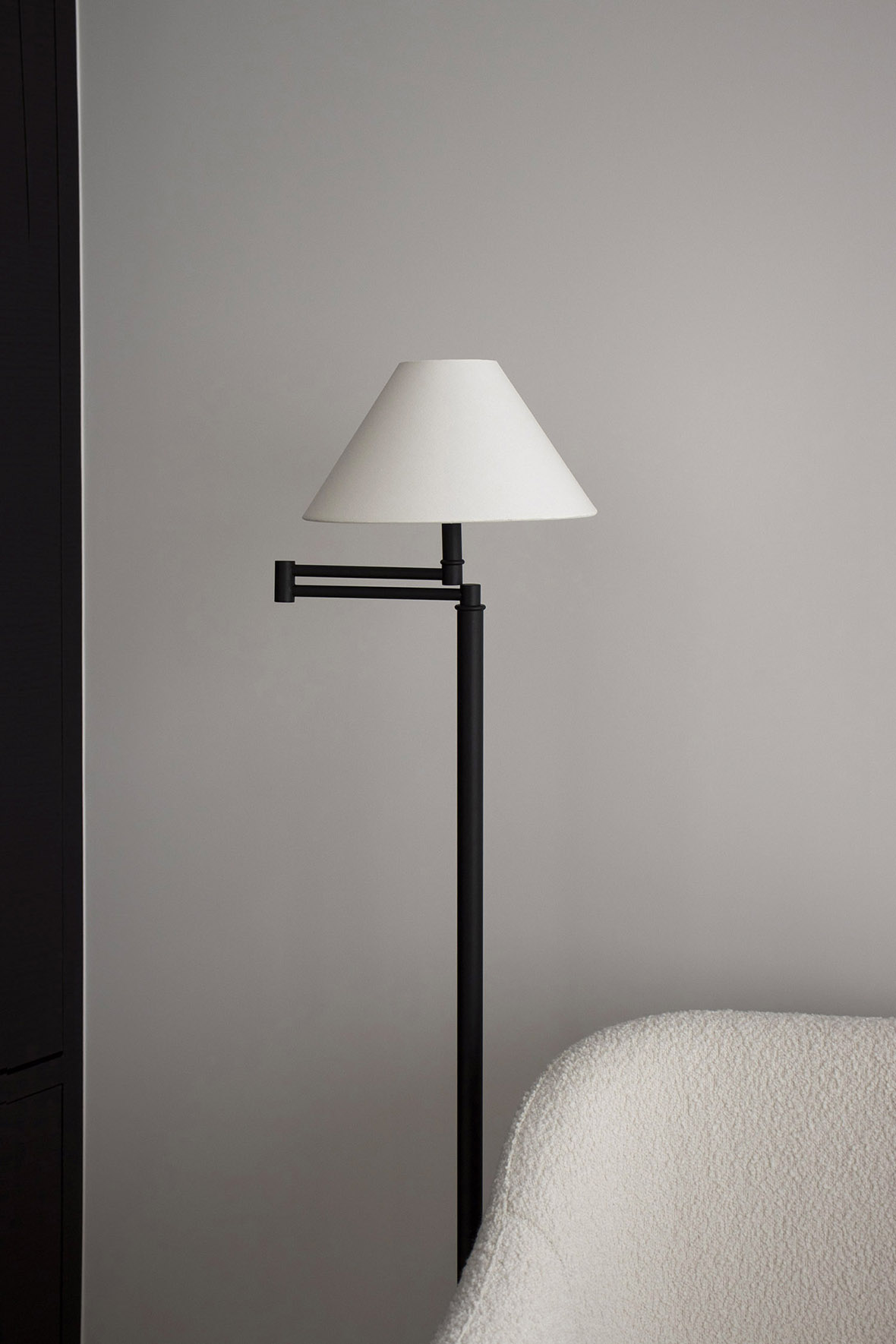 Line Floor Lamp Chrome