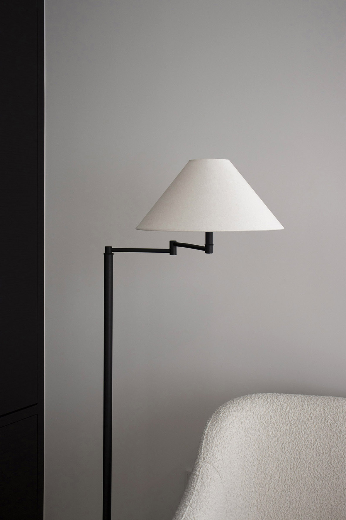 Line Floor Lamp Chrome