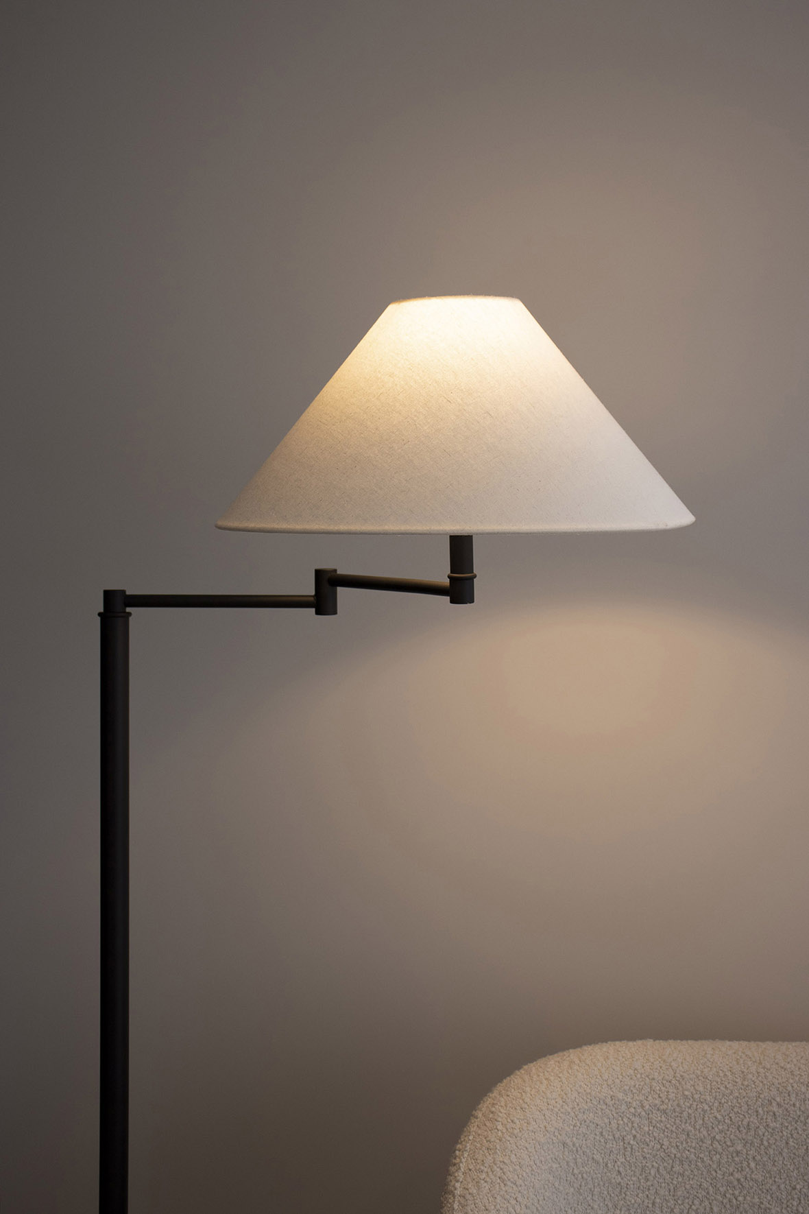 Line Floor Lamp Chrome