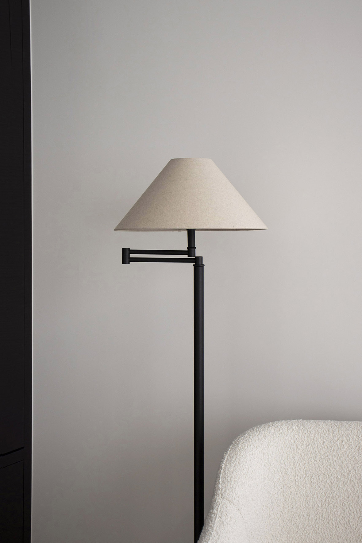 Line Floor Lamp Chrome