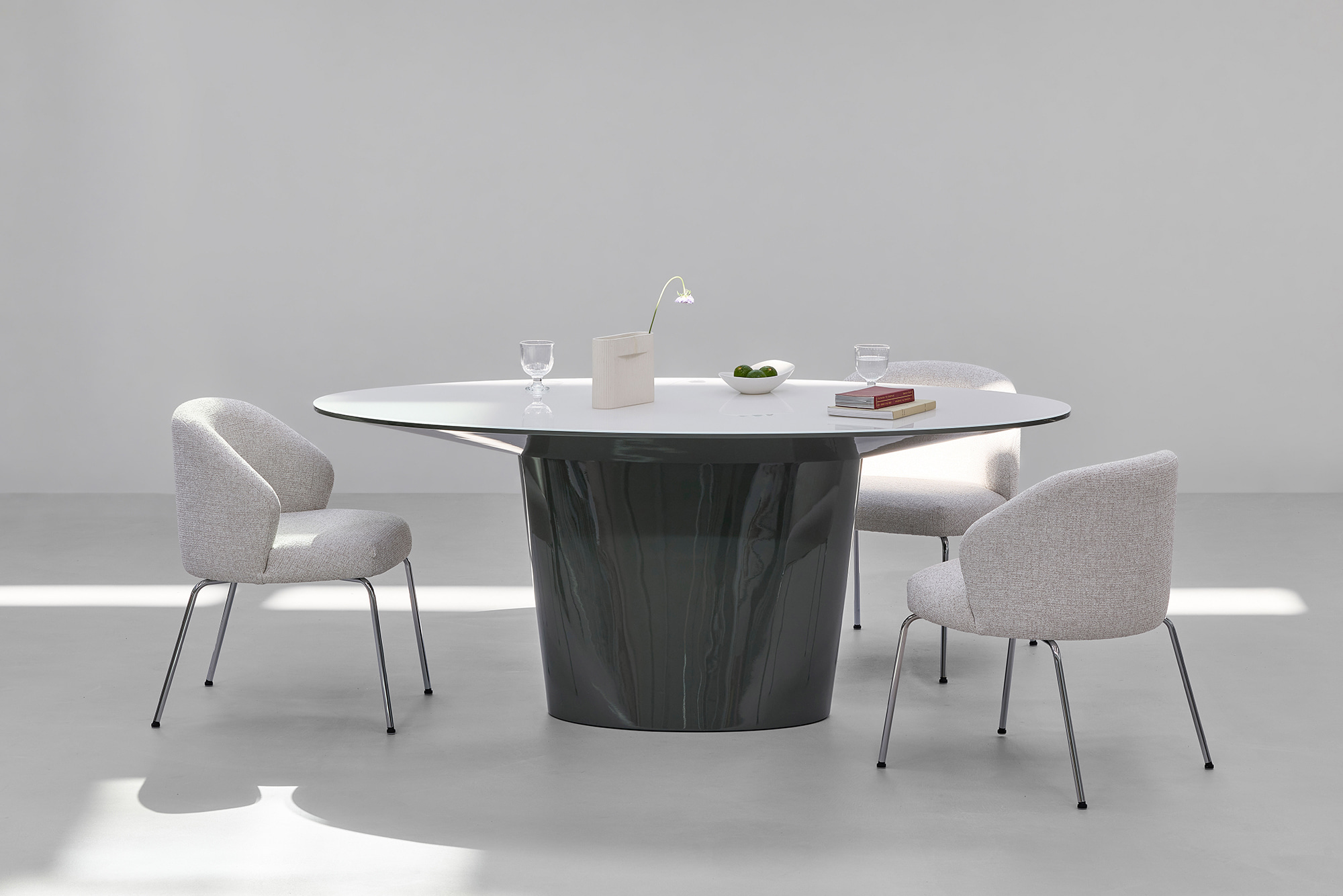 잭슨카멜레온 (Jackson Chameleon) ARA TABLE