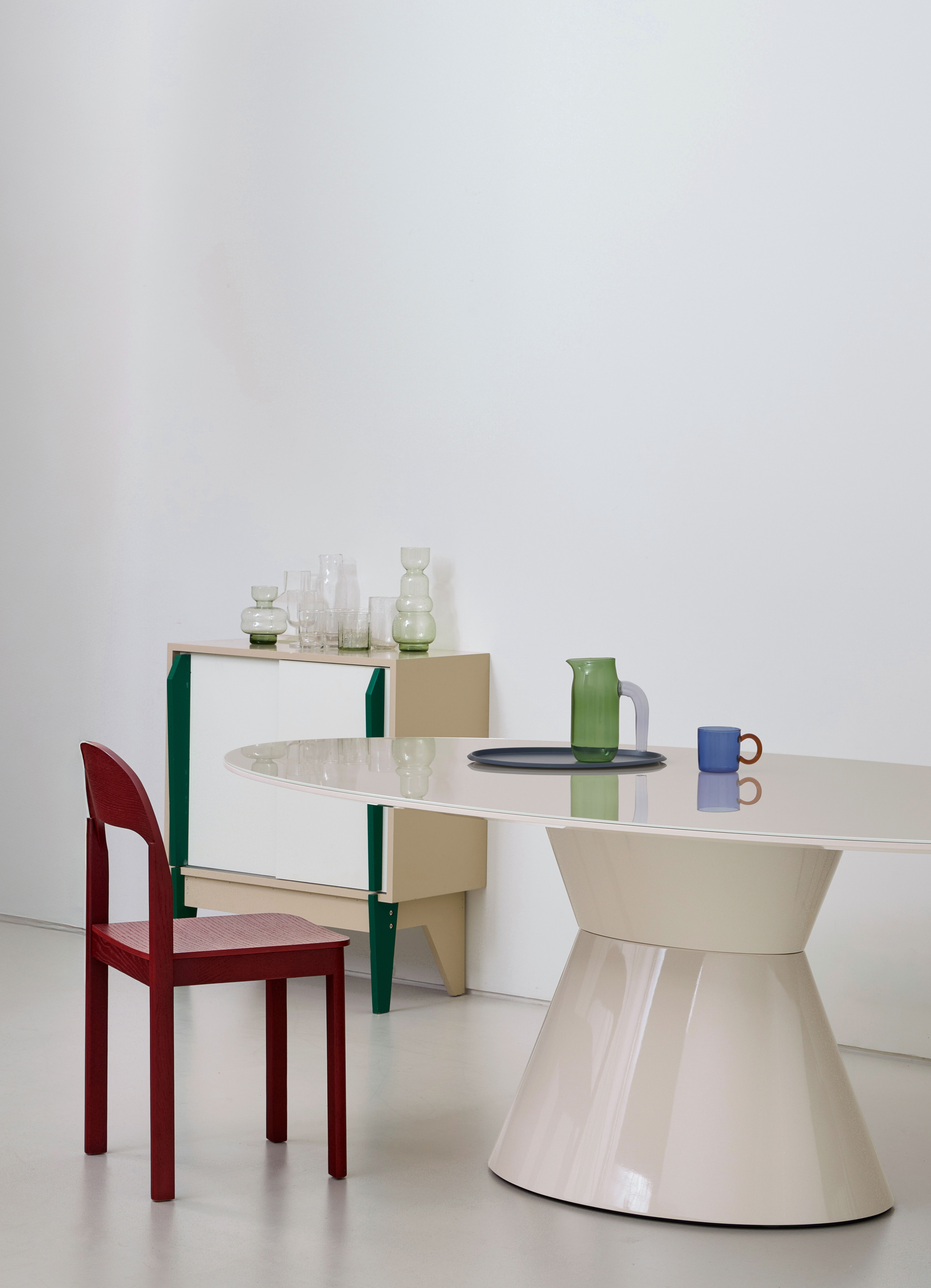 잭슨 Flare Oval Table