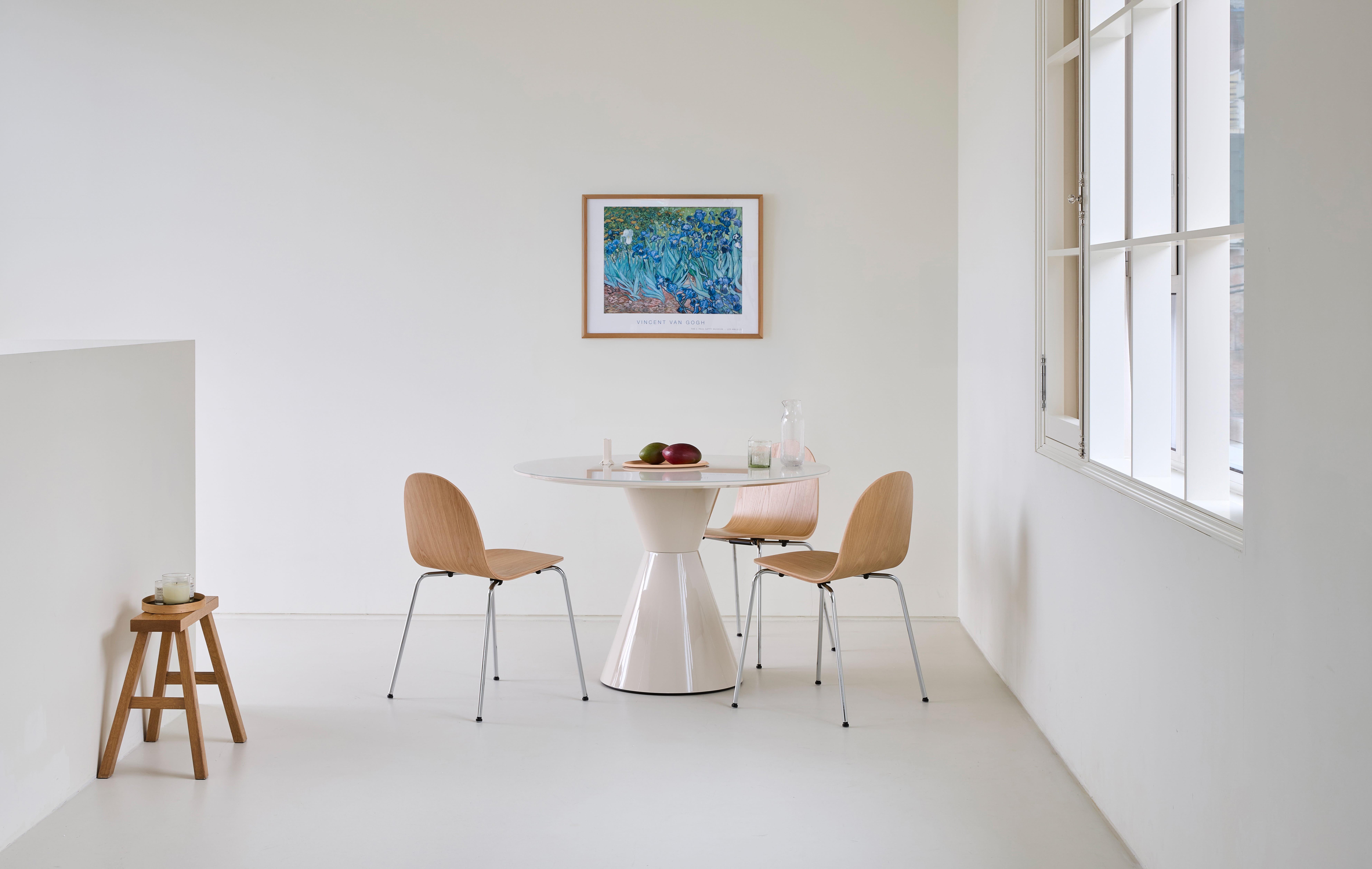 잭슨 Flare Oval Table
