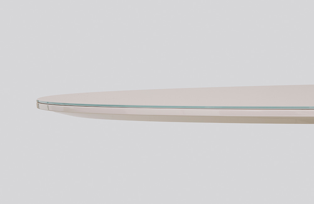 잭슨 Flare Oval Table