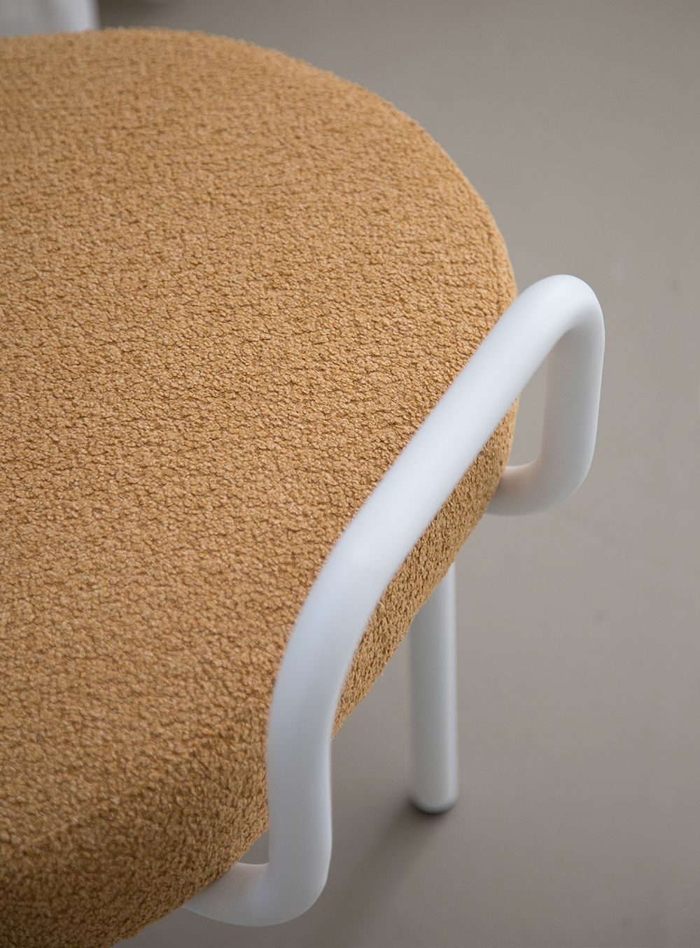 무니토 BOLD CHAIR