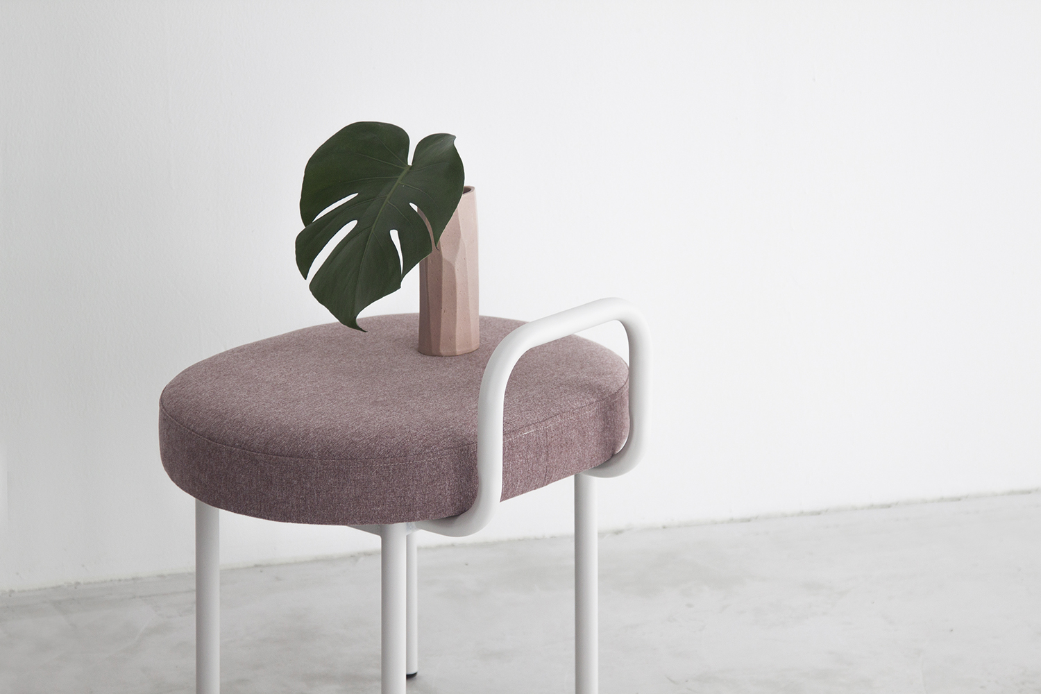 무니토 BOLD CHAIR