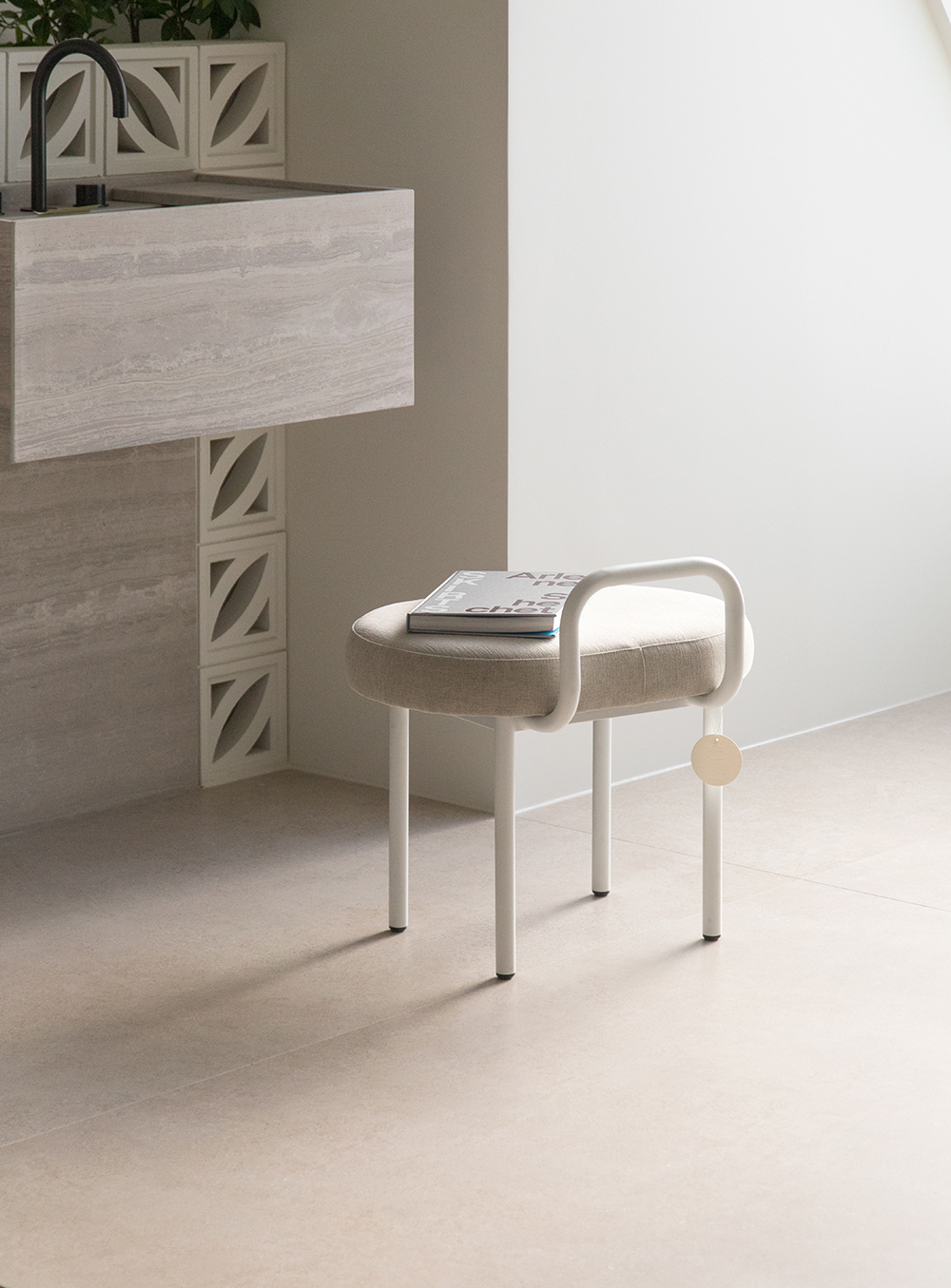무니토 BOLD CHAIR